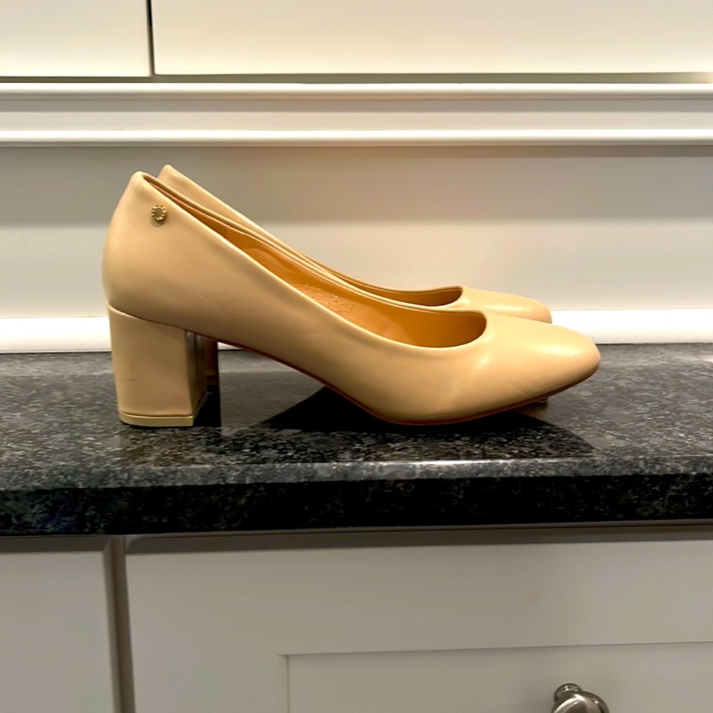 NWOT block heel pumps